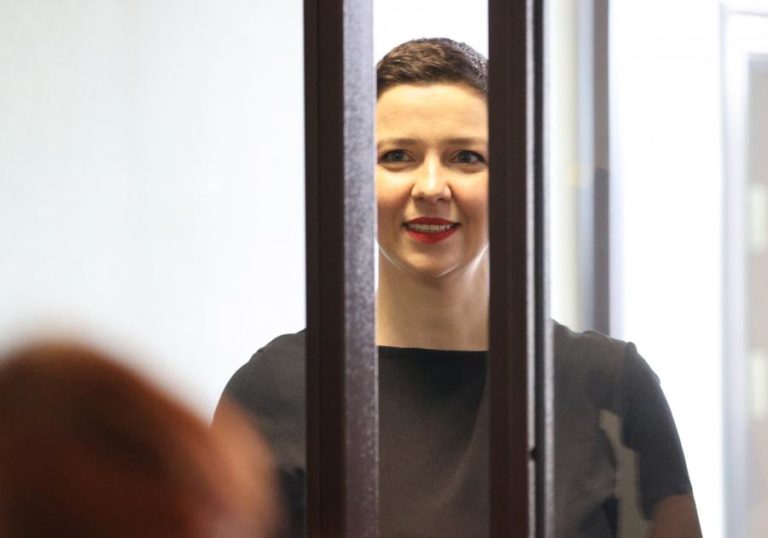 Dois oposicionistas condenados a pesadas penas de prisão na Bielorrússia