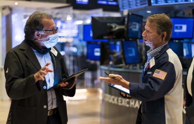 Wall Street inicia sessão em alta à espera de decisões da Fed