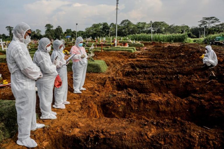 Covid-19: Pandemia matou pelo menos 4,62 milhões de pessoas em todo o mundo
