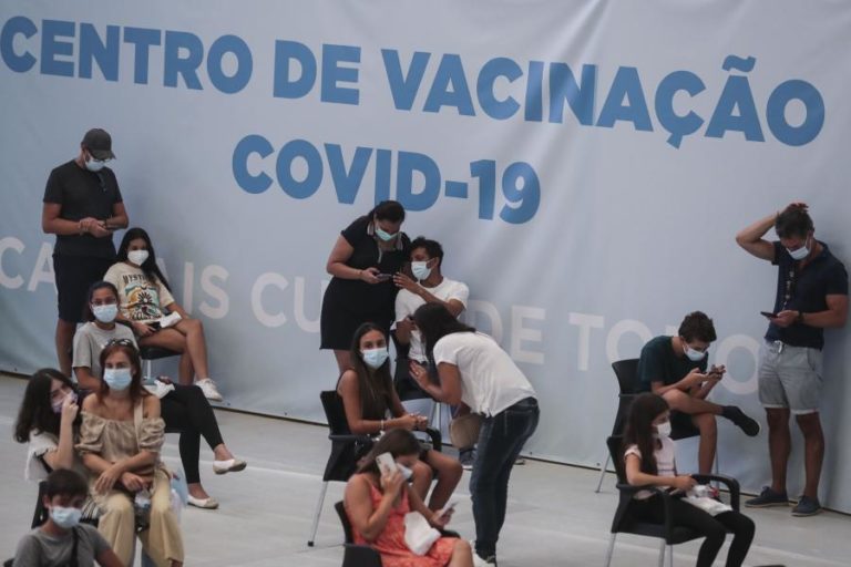 Covid-19: Mais de 76 mil vacinas administradas hoje até às 19:00