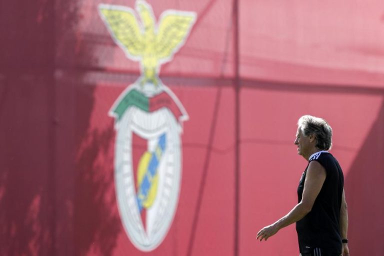 Jorge Jesus defende que jogo com o Santa Clara devia ter sido adiado