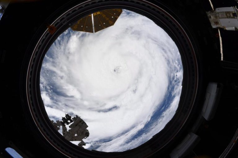 Nova tempestade tropical Larry torna-se furacão na quinta ou sexta-feira