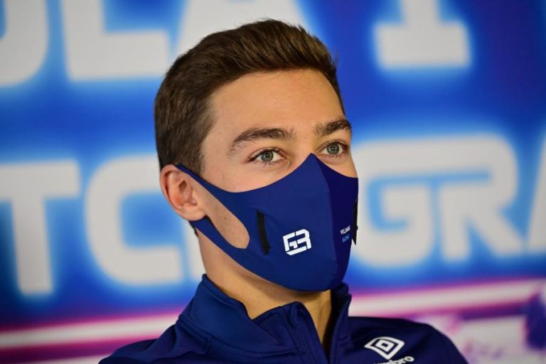 Piloto britânico George Russell via ser colega de Lewis Hamilton na Mercedes