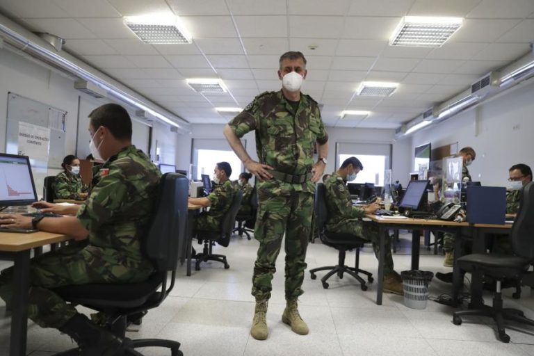 Covid-19: Task Force apela a utentes sem segunda dose de vacina para usarem modalidade “casa aberta”