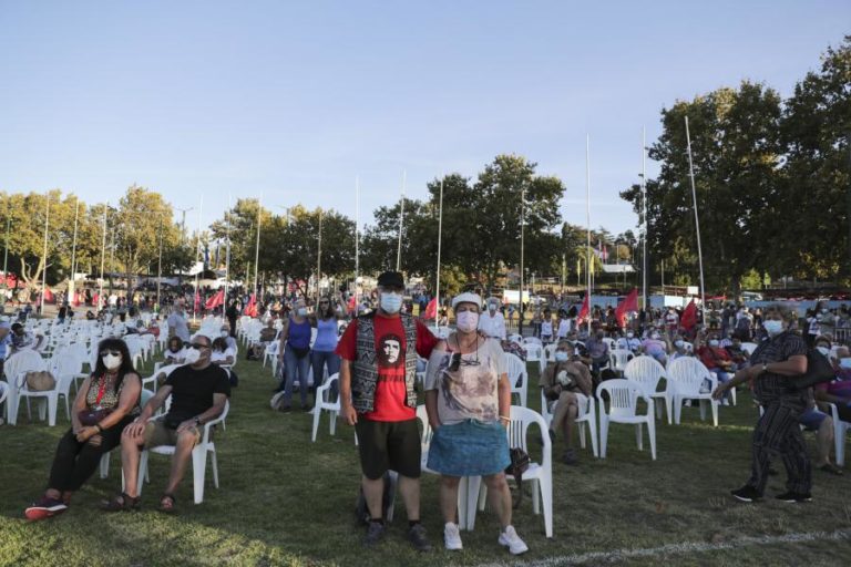 Avante!: Mais visitantes no início da rentrée comunista, mas só com certificado ou teste