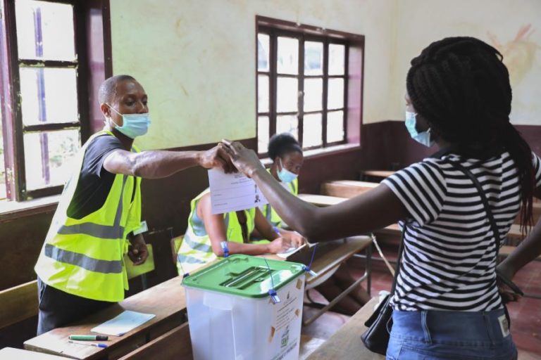 São Tomé/Eleições: Primeiro-ministro espera “fair-play” entre os candidatos à segunda volta