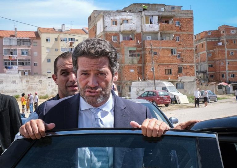 Relação de Lisboa confirma condenação de Ventura por ter chamado “bandidos” a família