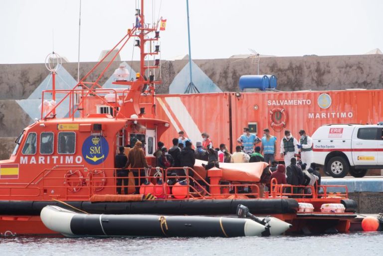 Autoridades espanholas resgatam 44 migrantes nas ilhas Baleares