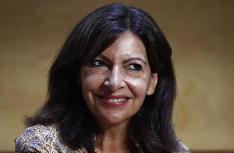 Presidente da Câmara de Paris anuncia candidatura à Presidência francesa