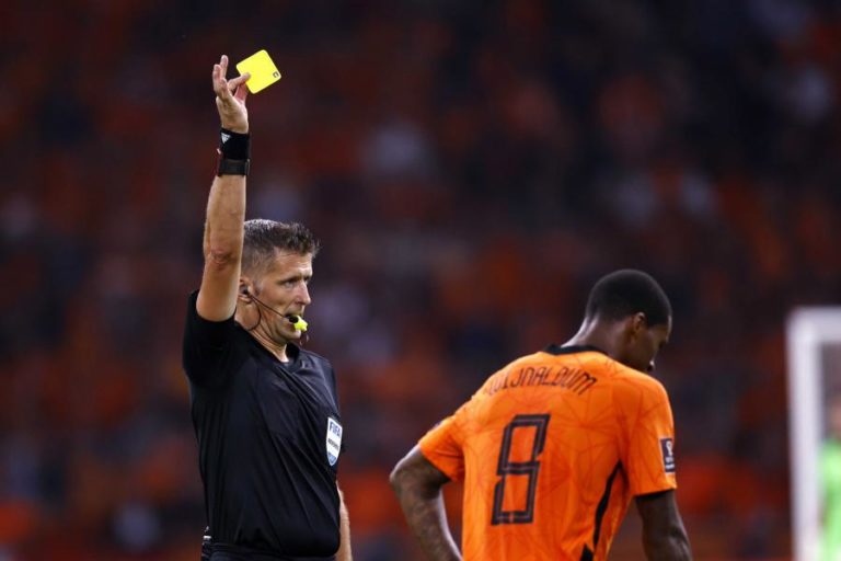 LC: Árbitro italiano Daniele Orsato no Benfica-FC Barcelona