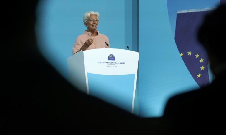 Covid-19: Lagarde diz que processo de recuperação económica é “incomum”