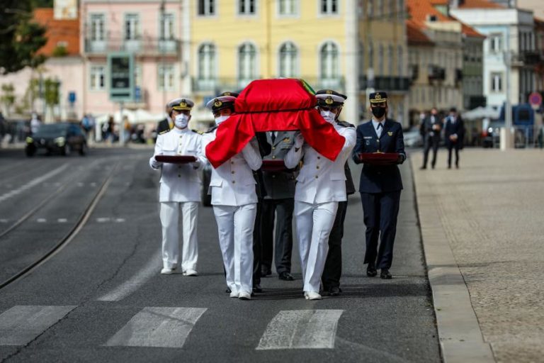 Óbito/Sampaio: Siza Vieira e Alegre destacam “cortesia” e elegância” na forma de fazer política