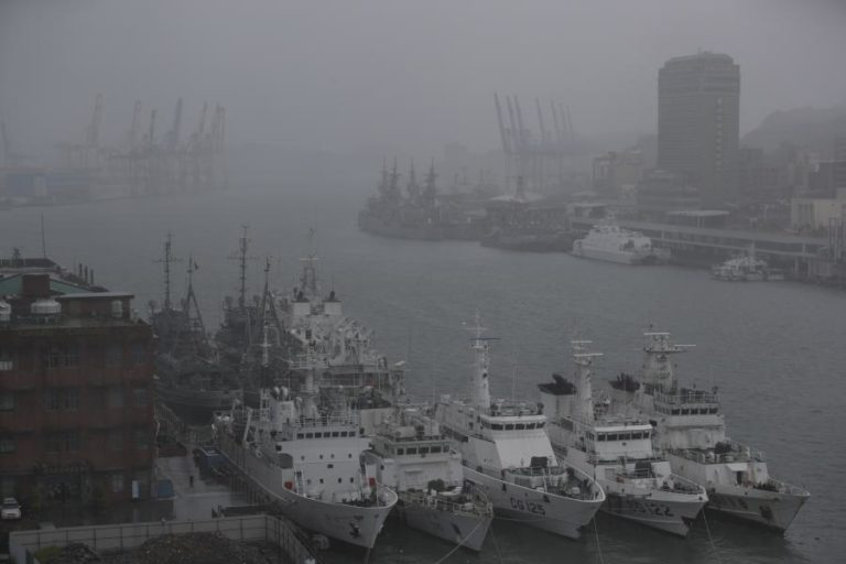 Tufão Chanthu causa fortes perturbações em Taiwan