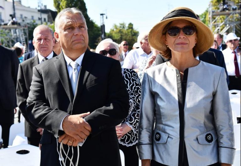 Toda a oposição húngara congregada no esforço de tirar poder a Viktor Orbán