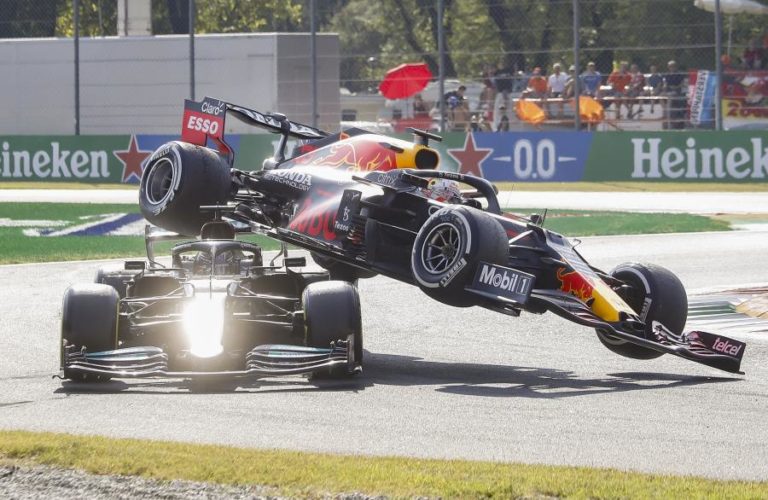 Verstappen penalizado por acidente com Hamilton no Grande Prémio de Itália de F1