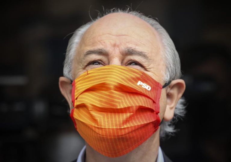 Autárquicas: Rio ironiza que “bazuca” de Costa é afinal “metralhadora” que dispara de rajada