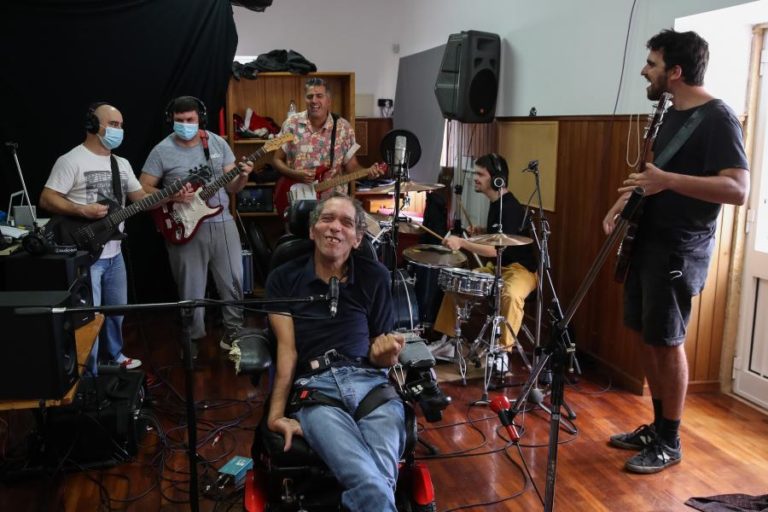 Disco de estreia dos 5.ª Punkada concretiza sonho com 27 anos