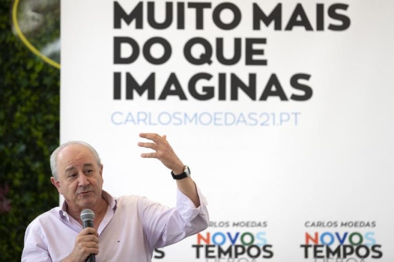 Covid-19: Rio diz que Governo “procura influenciar voto” com “notícia positiva” pré-eleições