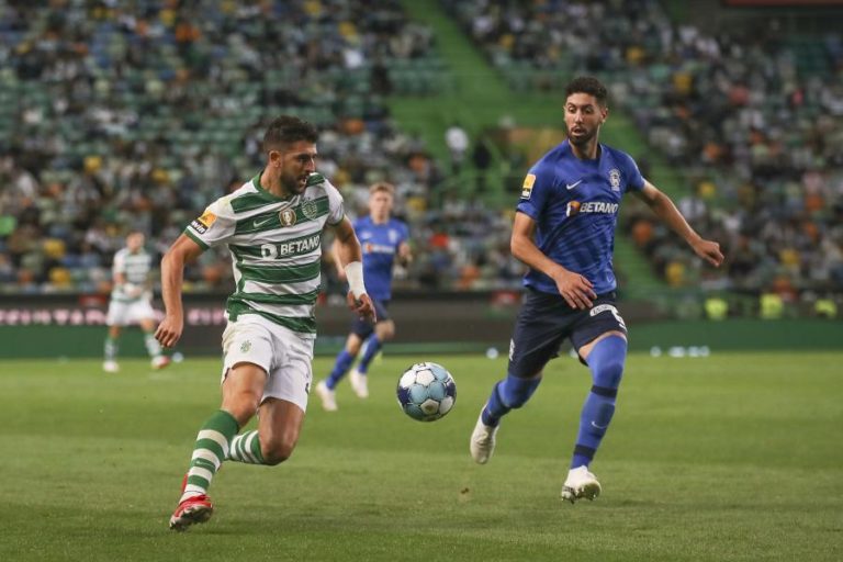 Sporting vence Marítimo com penálti tardio e acerca-se do líder Benfica