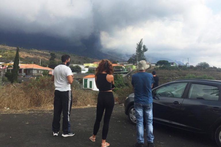 Cerca de 160 pessoas regressam a casa em La Palma após estabilização do risco