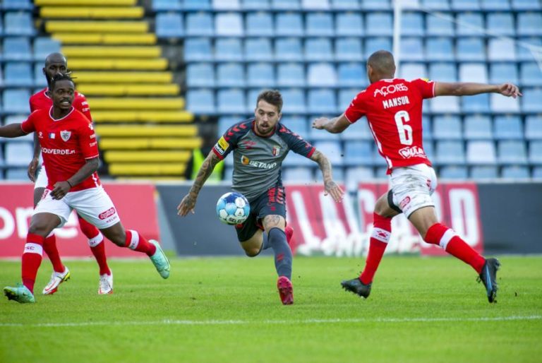 Santa Clara empata Sporting de Braga com golo nos descontos