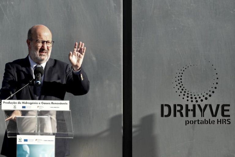 Parlamento vai ouvir ministro do Ambiente sobre subida do preço da eletricidade