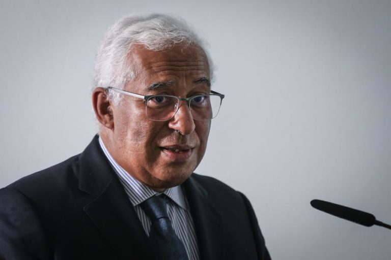 Costa afasta remodelação do Governo mas sugere que no inverno todos se refrescam