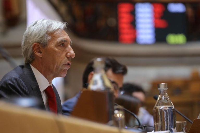 Portugal quer retirar 72 afegãos que colaboraram com militares portugueses — ministro