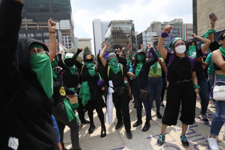 Latino-americanas manifestam-se a favor da descriminalização do aborto