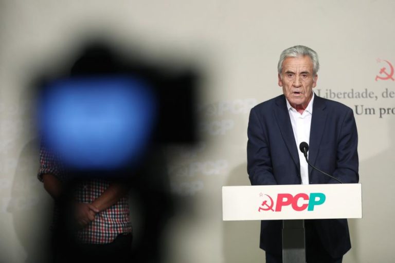 OE2022: PCP diz que crise política só é excluída com resolução dos problemas do país