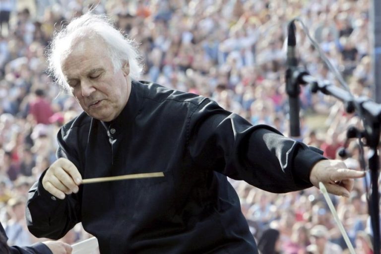 Morreu suíço Michel Corboz, maestro titular do Coro Gulbekian durante 50 anos