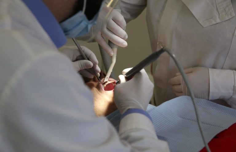 Bastonário dos Dentistas quer 30% do “imposto coca-cola” alocado à saúde oral