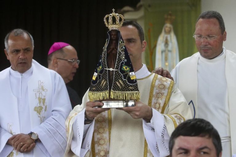 Brasil homenageia Nossa Senhora Aparecida, padroeira do país