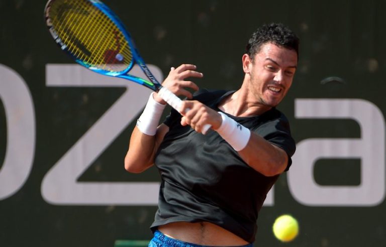 Tenista Gonçalo Oliveira eliminado na primeira ronda no Chile