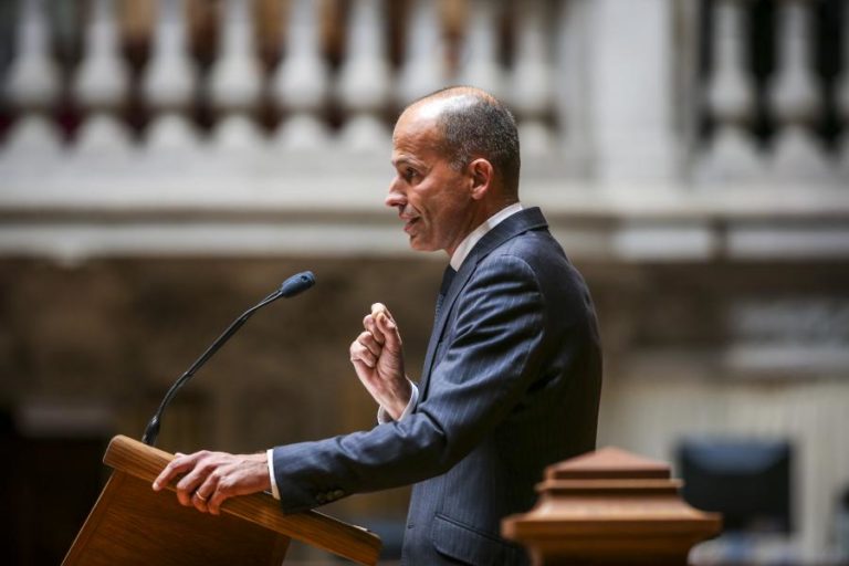 OE2022: Subida da taxa para operadores de TV por subscrição é “inaceitável”