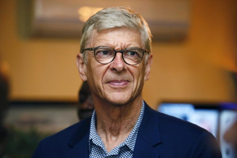 Wenger diz que fora de jogo pode ser detetado automaticamente em 2022