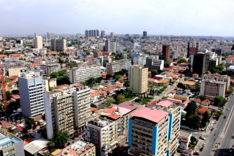 Governo angolano alarga para 09 de novembro prazo de candidaturas à privatização de indústrias