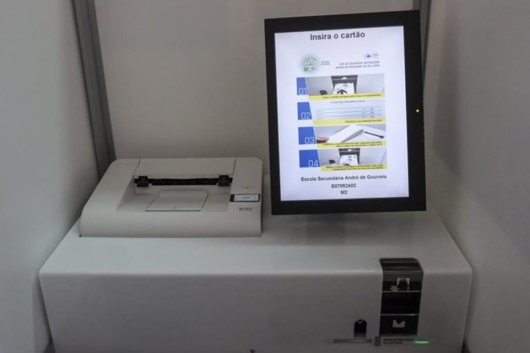 Teste-piloto ao voto eletrónico com todas as condições