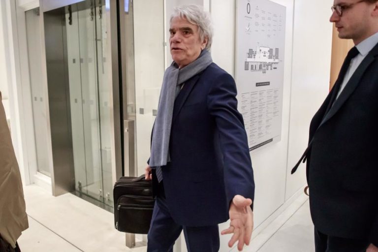 Morreu ex-ministro e empresário francês Bernard Tapie aos 78 anos