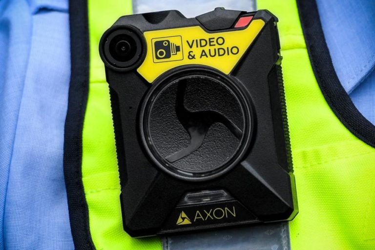 Parlamento discute hoje ‘bodycams’ nos uniformes de polícias