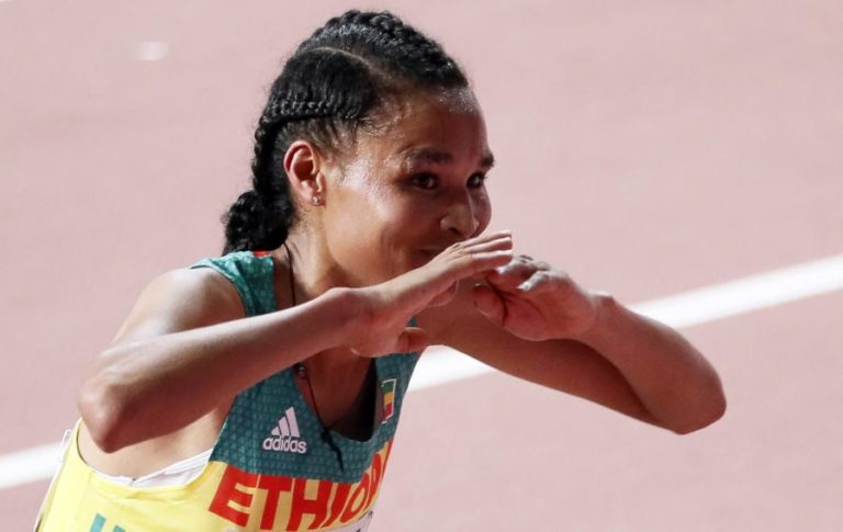 Etíope Letesenbet Gidey pulveriza recorde mundial da meia maratona