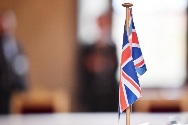 Deputado britânico do Partido Conservador esfaqueado