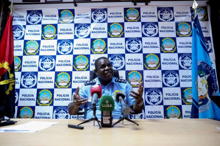 Empresas de segurança angolanas têm seis meses para trocarem armas de guerra