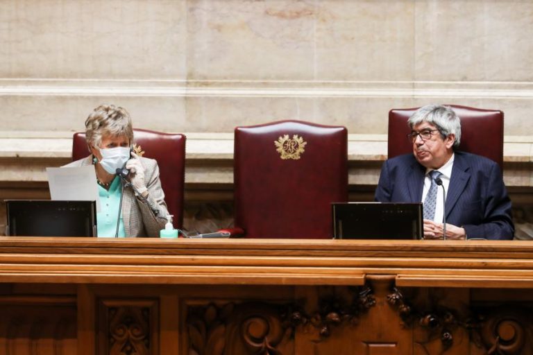 OE/Crise: Parlamento mantém normal funcionamento até publicação do decreto de dissolução