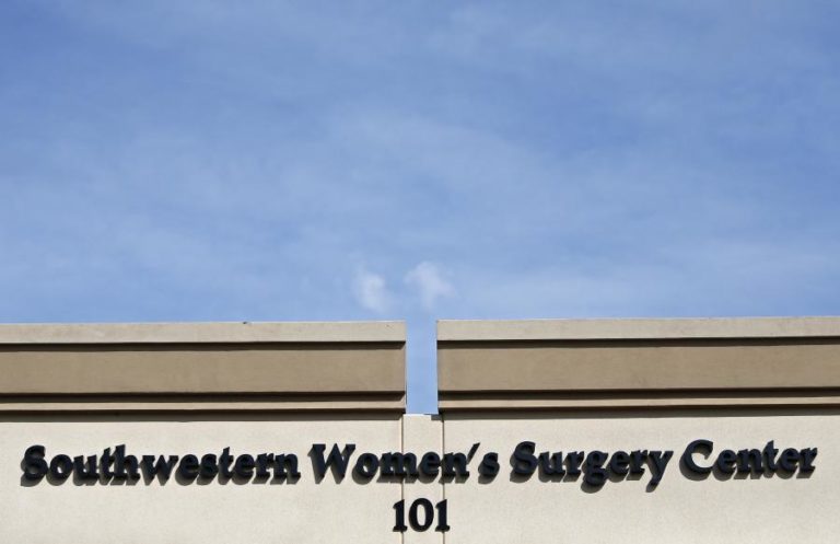 Biden derruba regra de Trump que retirava fundos a clínicas de planeamento familiar