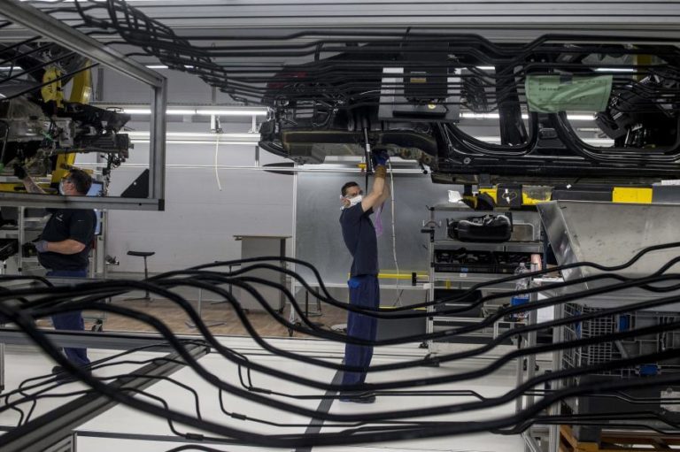 Sentimento na indústria automóvel alemã “arrefece visivelmente” em setembro