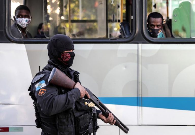 Vinte e cinco mortos em operação contra crime organizado no Brasil