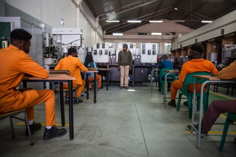 Protocolo apoia estudantes de Moçambique a estudar no Politécnico de Leiria