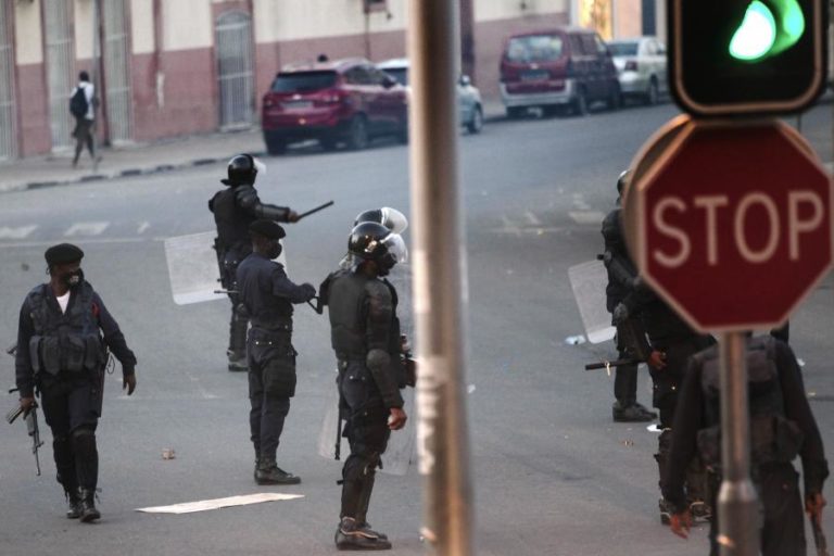 Polícia angolana deteve 710 suspeitos e apreendeu 29 armas de fogo em operação