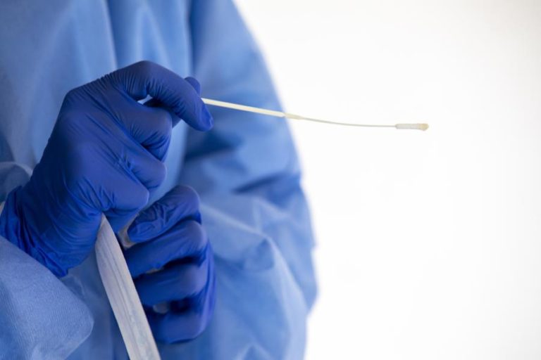 Covid-19: Nível de contágios em Espanha sobe ligeiramente pela primeira vez desde julho